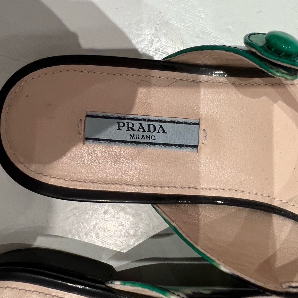 Prada flats - Picture 2 of 4
